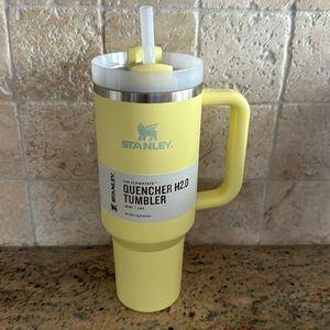 NWT Stanley Pomelo Yellow Lime Quencher Tumbler 40 oz. Unreleased -DSG Exclusive